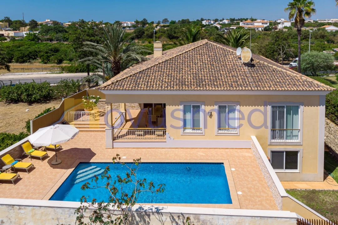Moradia T4 para Venda em Albufeira e Olhos de Água Foto 4