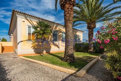 Moradia T4 para Venda em Albufeira e Olhos de Água