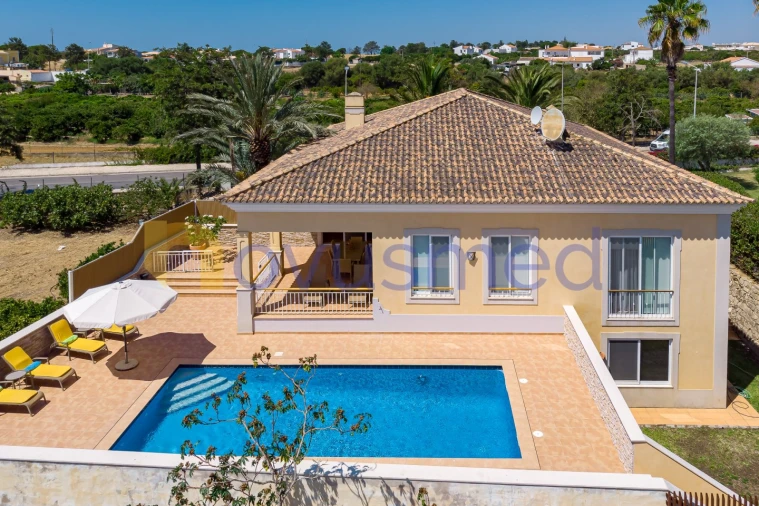Moradia T4 para Venda em Albufeira e Olhos de Água Foto 4