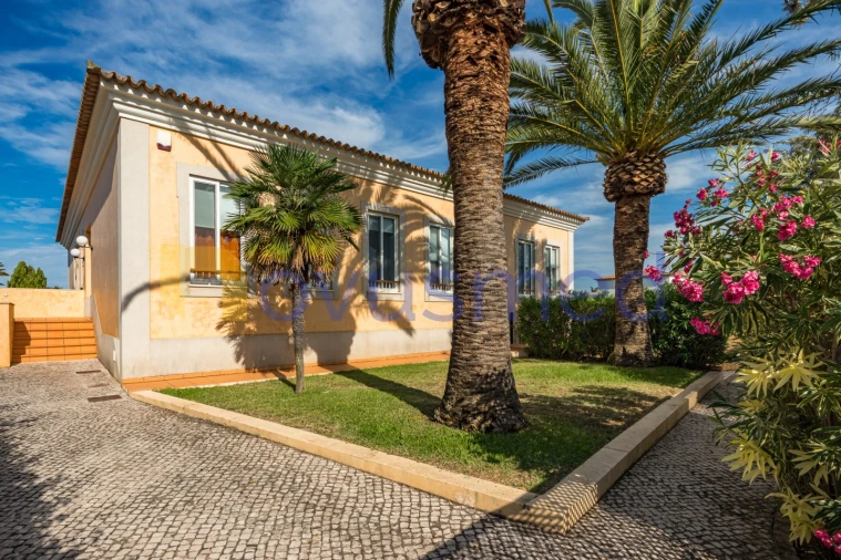 Moradia T4 para Venda em Albufeira e Olhos de Água Foto 33