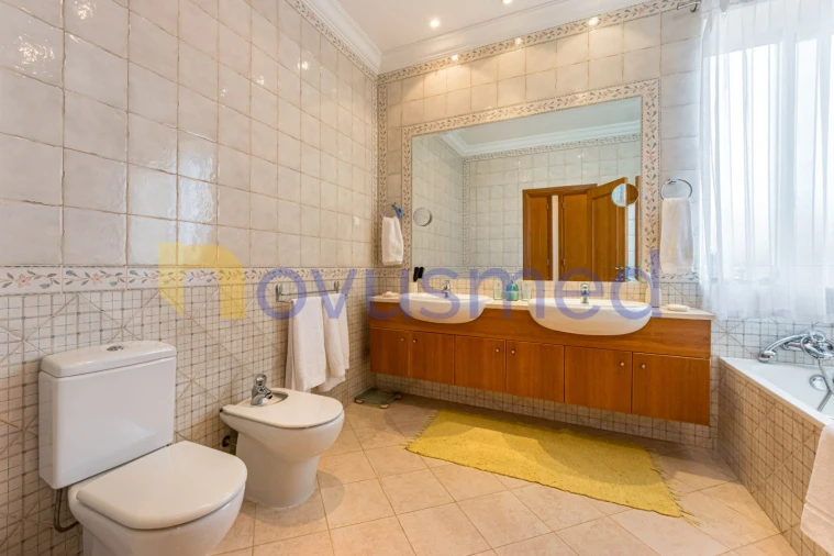 Moradia T4 para Venda em Albufeira e Olhos de Água Foto 45