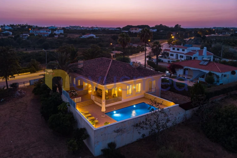 Moradia T4 para Venda em Albufeira e Olhos de Água Foto 64