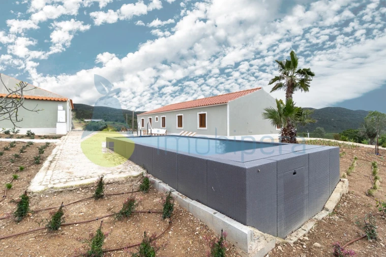 Moradia T5 para Venda em São Marcos da Serra Foto 6