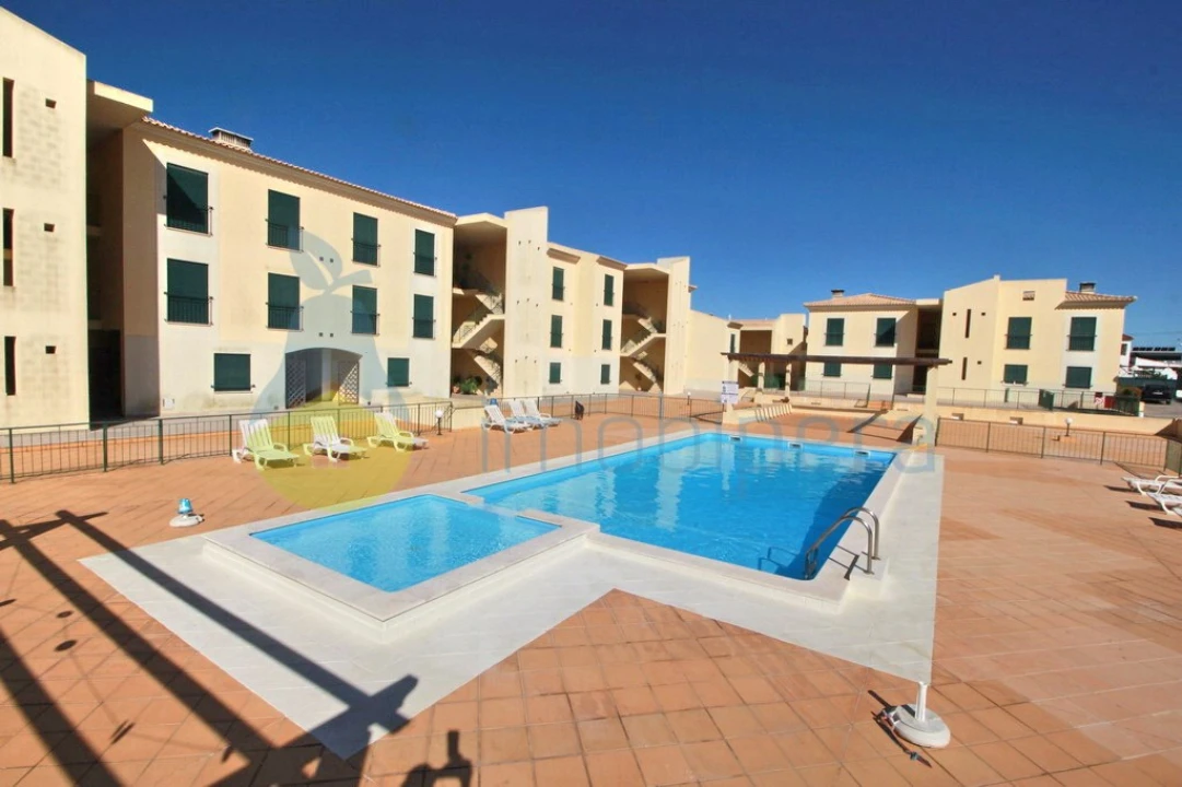 Apartamento T3 para Venda em Ferreiras Foto 2