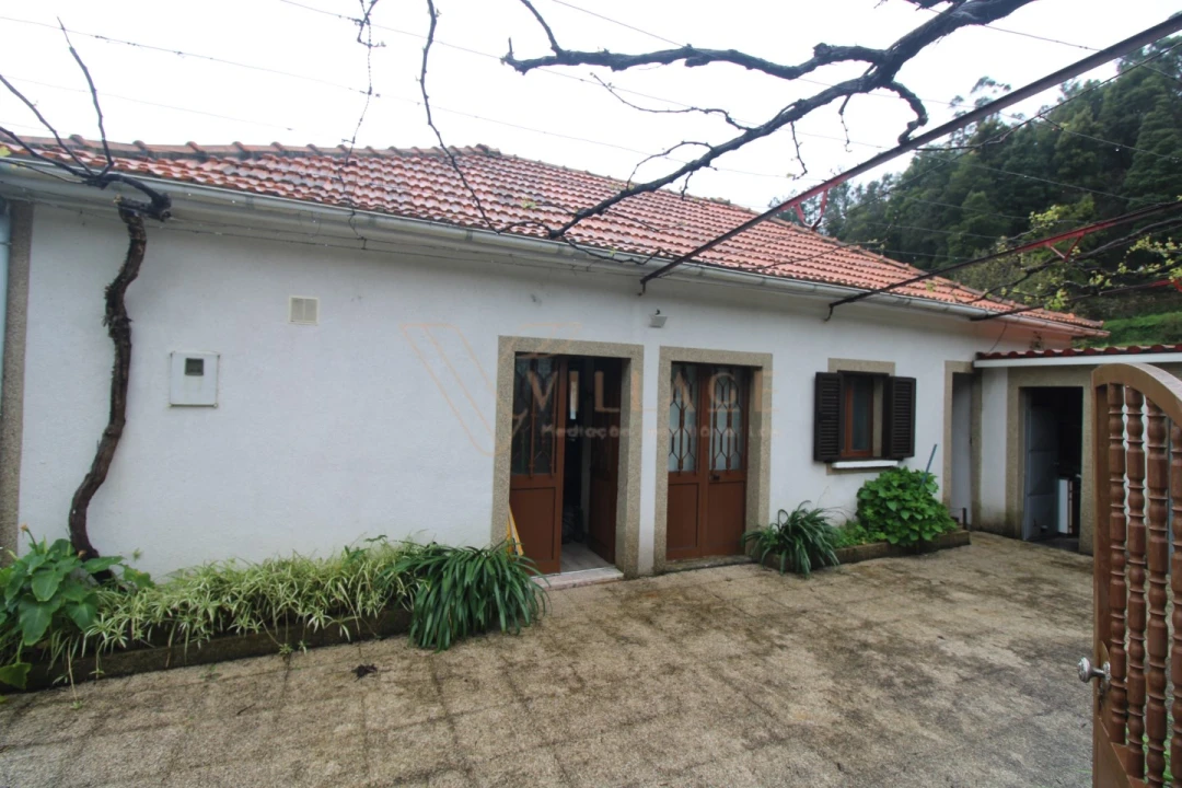 Moradia T3 para Venda em Portela e Extremo Foto 11