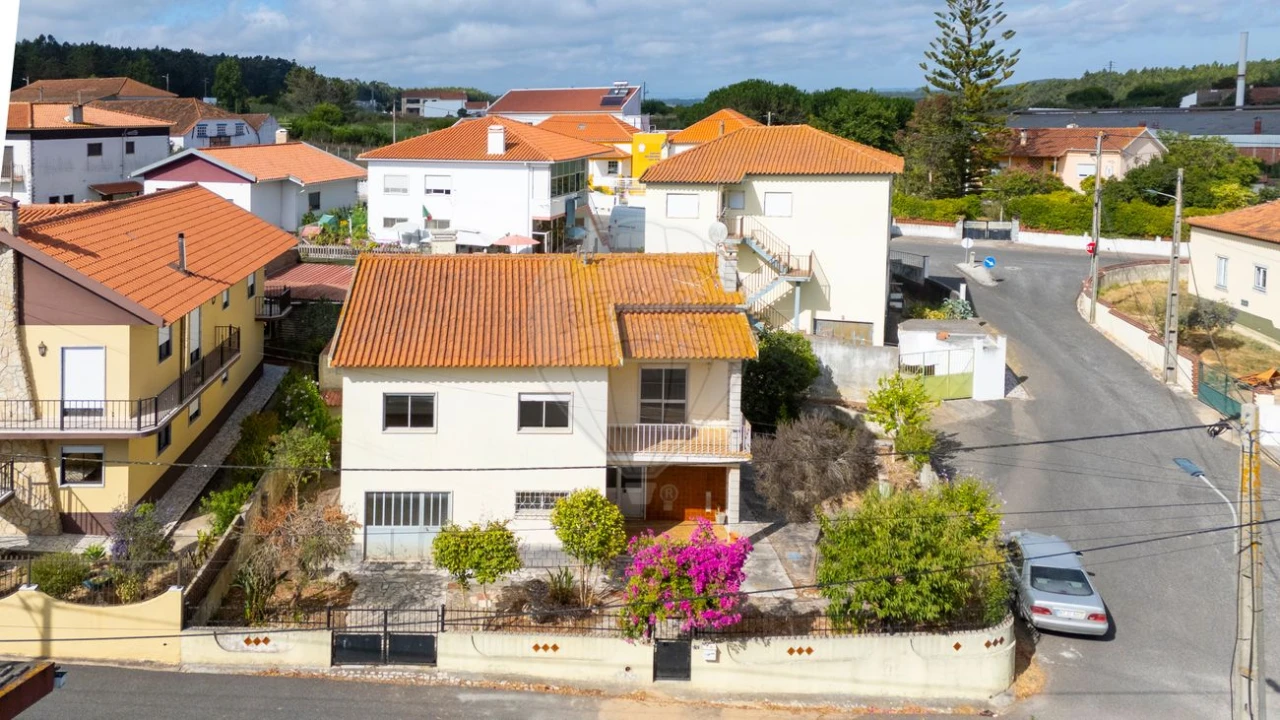 Moradia T5 para Venda em Campelos e Outeiro da Cabeça Foto 32