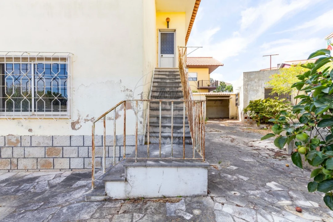 Moradia T5 para Venda em Campelos e Outeiro da Cabeça Foto 34