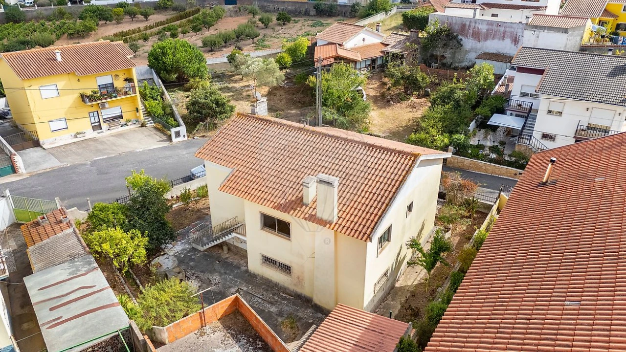 Moradia T5 para Venda em Campelos e Outeiro da Cabeça Foto 33