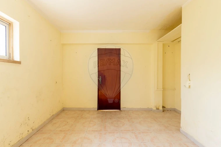 Moradia T5 para Venda em Campelos e Outeiro da Cabeça Foto 6