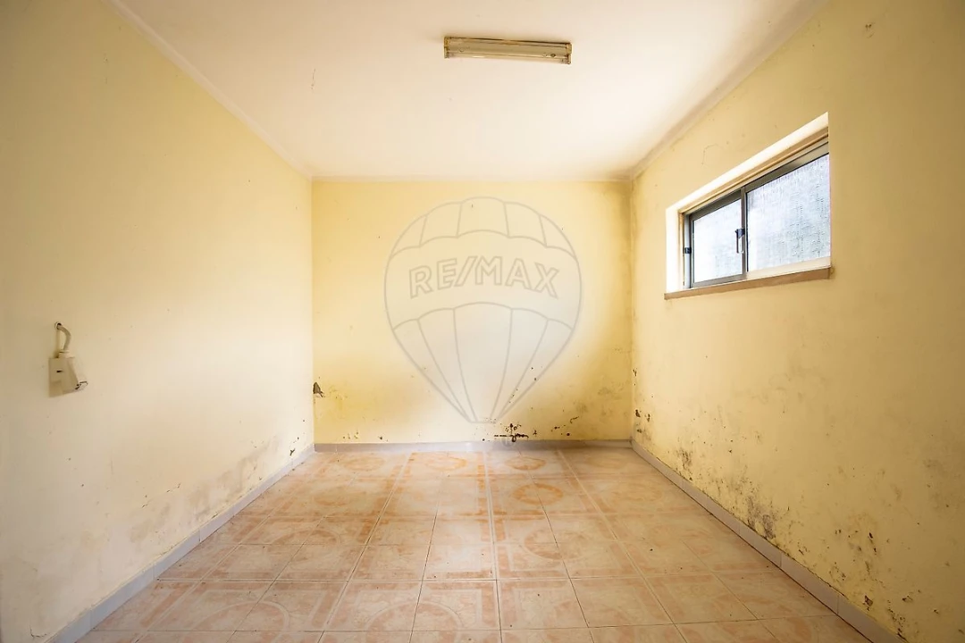 Moradia T5 para Venda em Campelos e Outeiro da Cabeça Foto 5