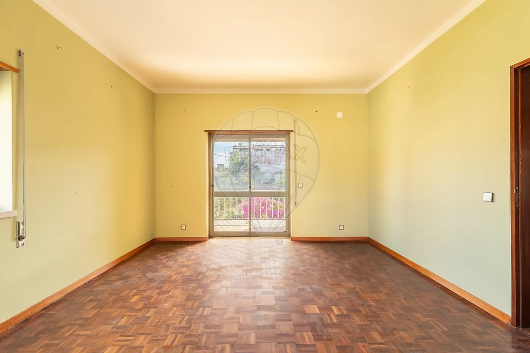 Moradia T5 para Venda em Campelos e Outeiro da Cabeça Foto 16