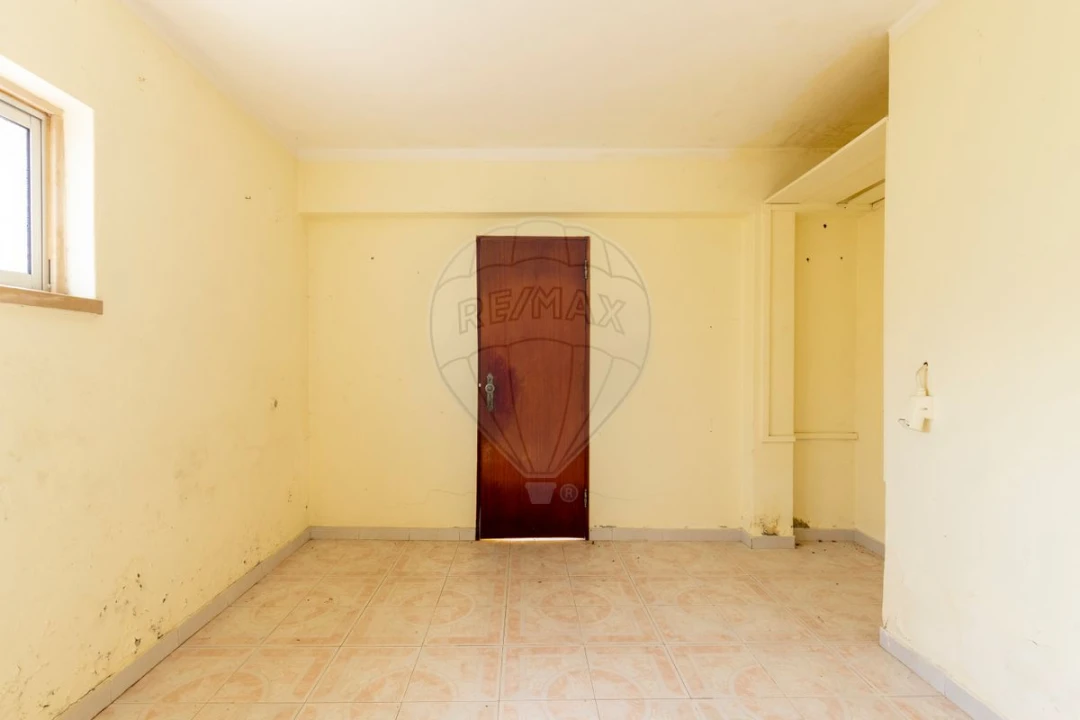 Moradia T5 para Venda em Campelos e Outeiro da Cabeça Foto 6