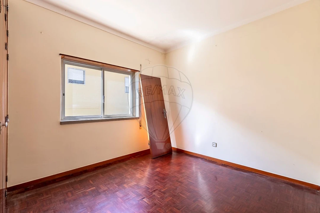 Moradia T5 para Venda em Campelos e Outeiro da Cabeça Foto 18