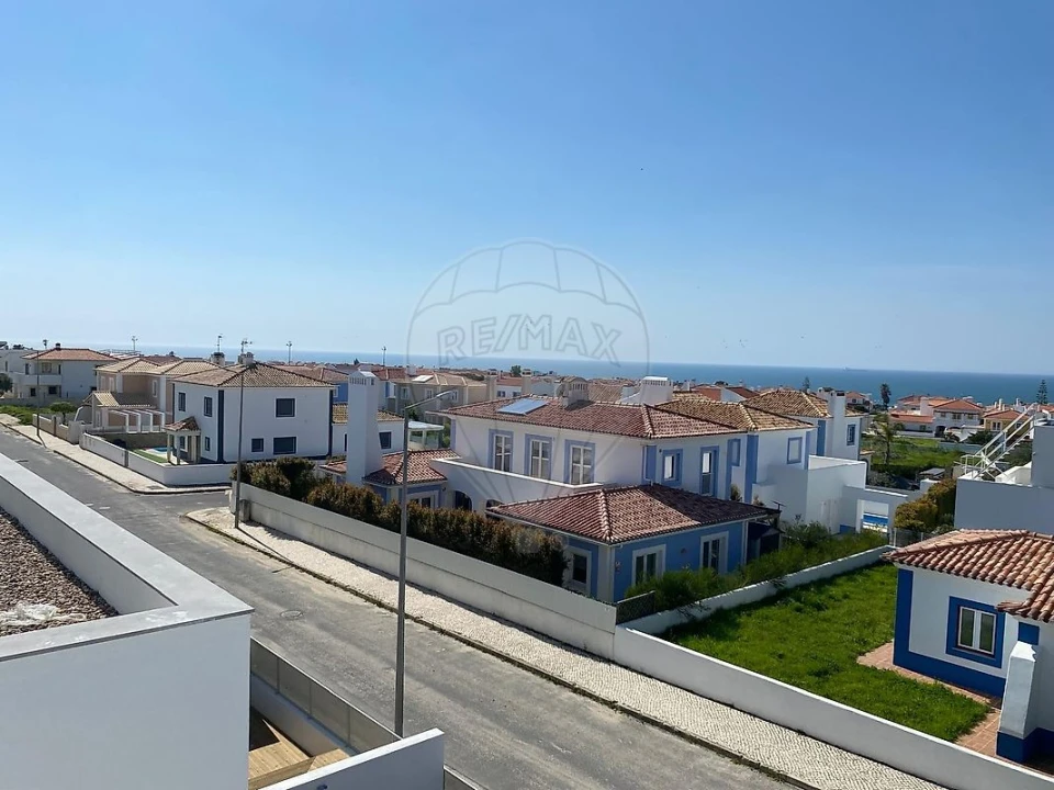 Apartamento T3 para Venda em Porto Covo Foto 17
