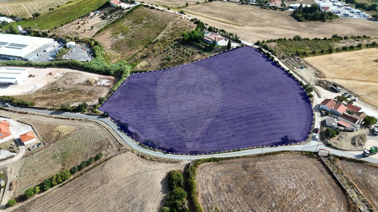 Terreno para Venda em Arruda dos Vinhos Foto 1