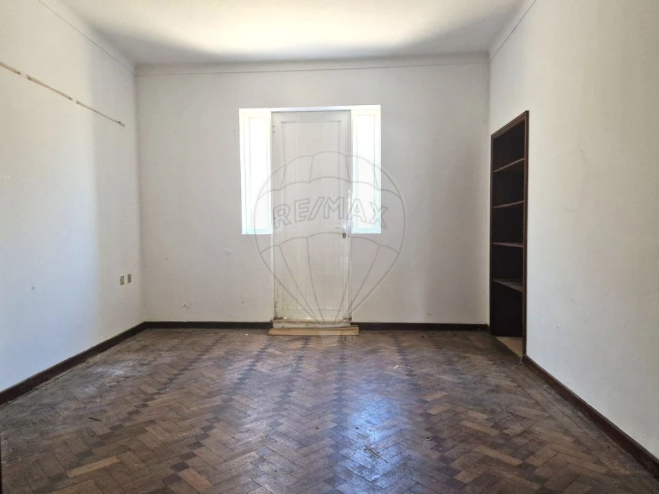 Moradia T5 para Venda em O. Azeméis, Riba-Ul, Ul, Macinhata Seixa, Madail Foto 6