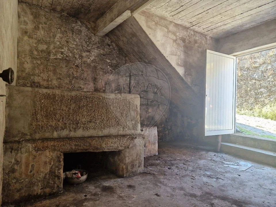 Moradia T5 para Venda em O. Azeméis, Riba-Ul, Ul, Macinhata Seixa, Madail Foto 21