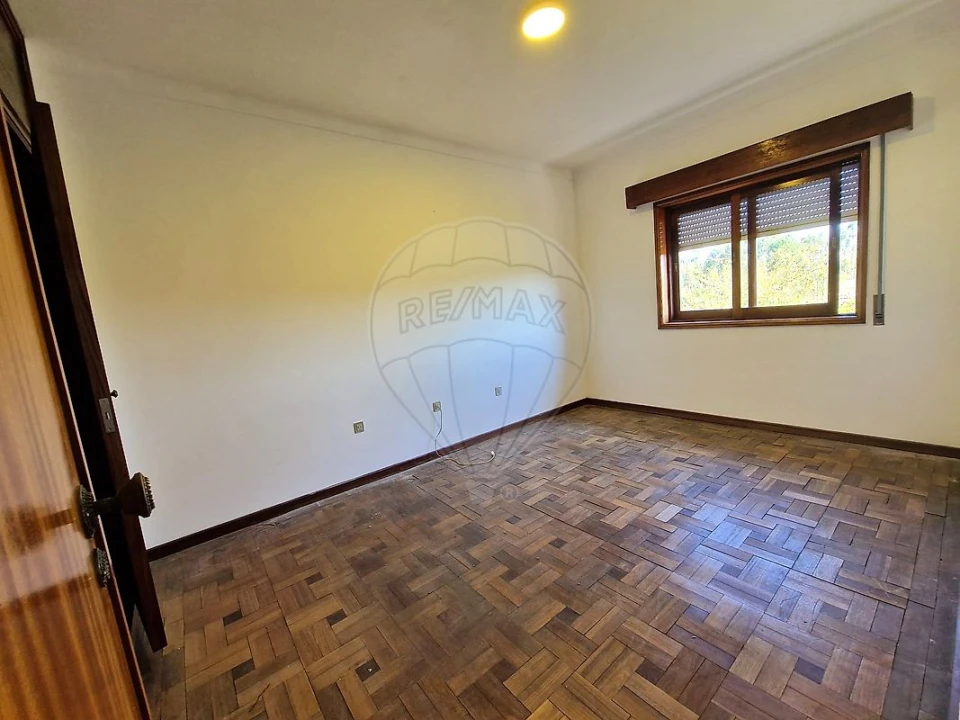 Moradia T5 para Venda em O. Azeméis, Riba-Ul, Ul, Macinhata Seixa, Madail Foto 18