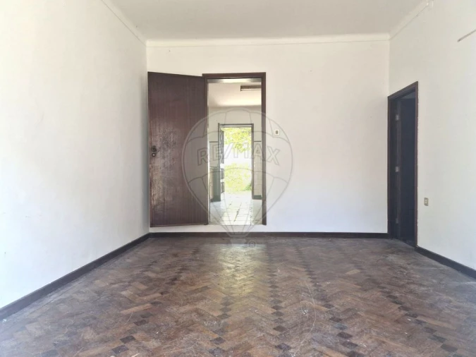 Moradia T5 para Venda em O. Azeméis, Riba-Ul, Ul, Macinhata Seixa, Madail Foto 8