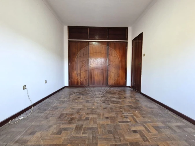 Moradia T5 para Venda em O. Azeméis, Riba-Ul, Ul, Macinhata Seixa, Madail Foto 13