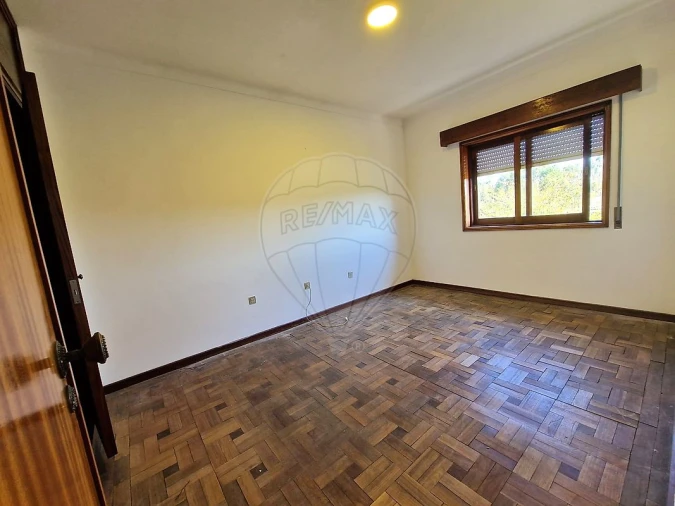 Moradia T5 para Venda em O. Azeméis, Riba-Ul, Ul, Macinhata Seixa, Madail Foto 18