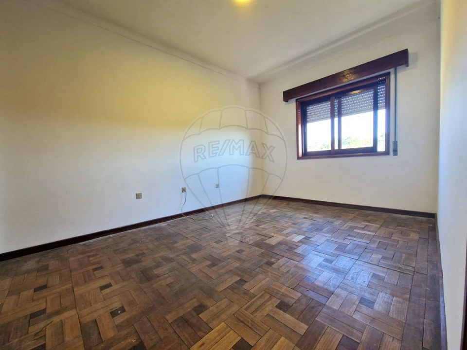 Moradia T5 para Venda em O. Azeméis, Riba-Ul, Ul, Macinhata Seixa, Madail Foto 16