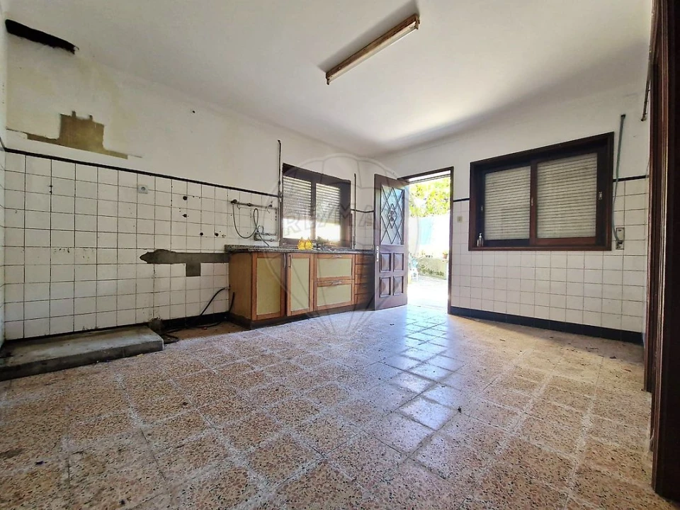 Moradia T5 para Venda em O. Azeméis, Riba-Ul, Ul, Macinhata Seixa, Madail Foto 4