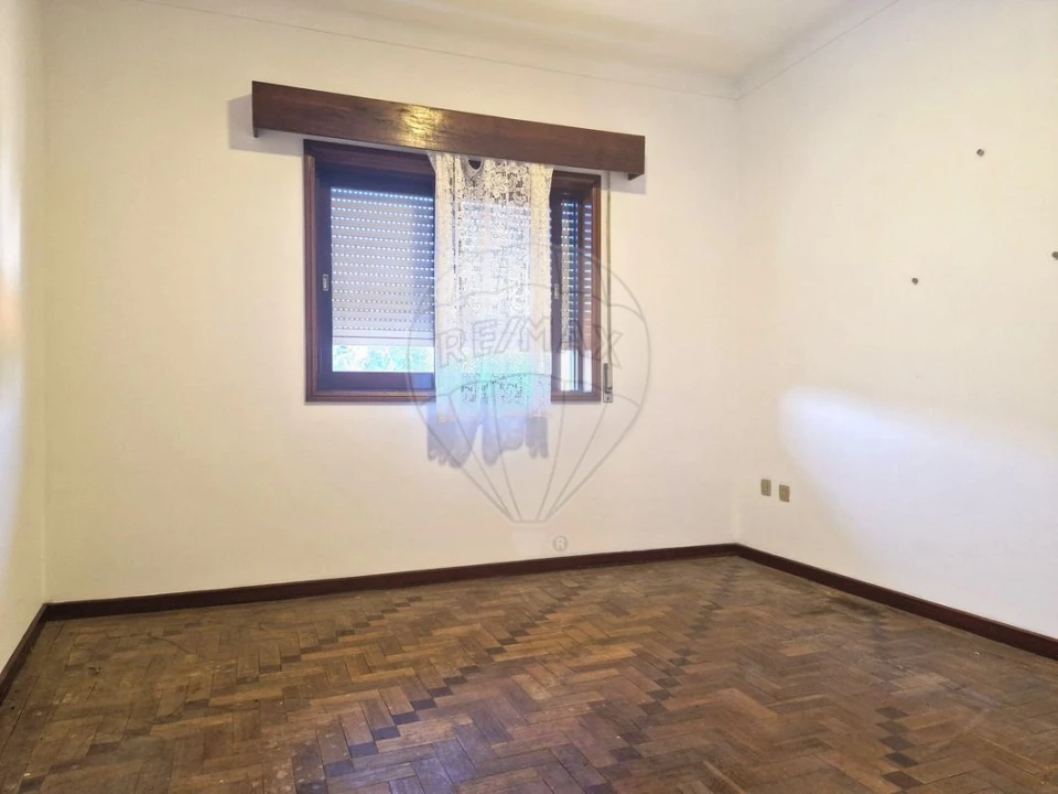 Moradia T5 para Venda em O. Azeméis, Riba-Ul, Ul, Macinhata Seixa, Madail Foto 12