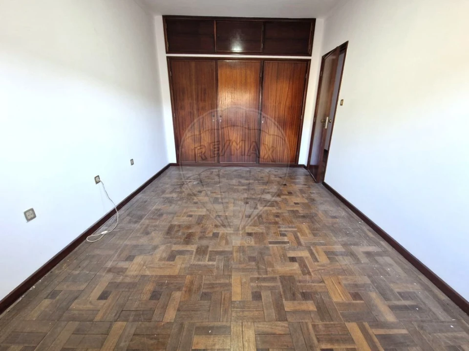 Moradia T5 para Venda em O. Azeméis, Riba-Ul, Ul, Macinhata Seixa, Madail Foto 17