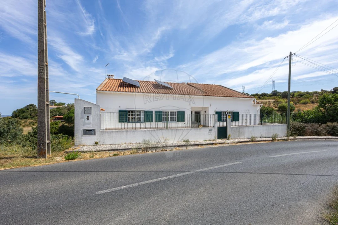 Moradia T6 para Venda em Cardosas Foto 1