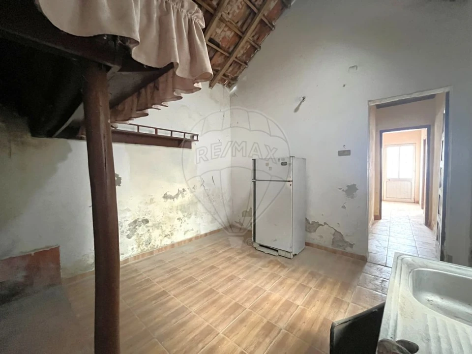 Moradia T2 para Venda em Ouca Foto 12