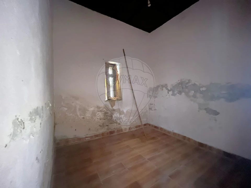 Moradia T2 para Venda em Ouca Foto 10