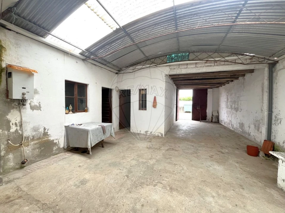 Moradia T2 para Venda em Ouca Foto 16