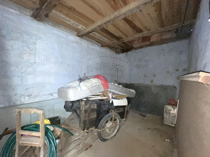 Moradia T2 para Venda em Ouca Foto 19