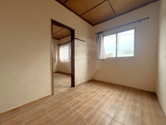 Moradia T2 para Venda em Ouca Foto 7