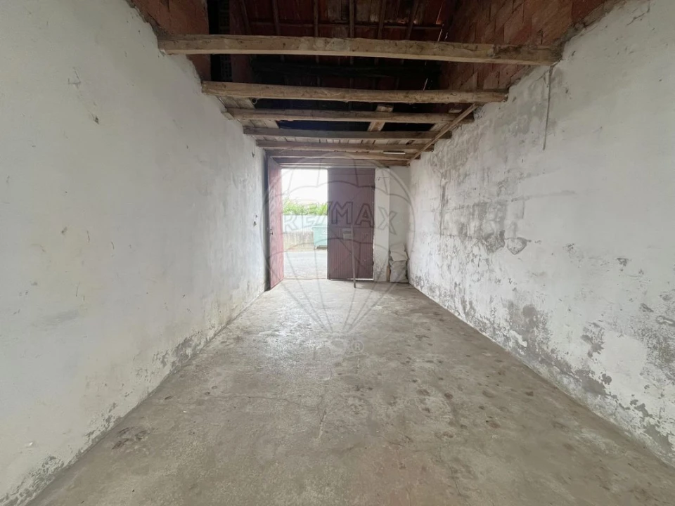 Moradia T2 para Venda em Ouca Foto 15