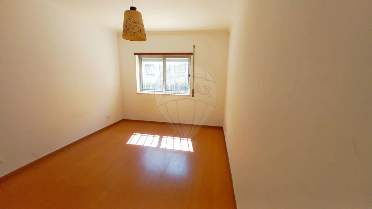 Apartamento T4 para Venda em Alto do Seixalinho, Santo André e Verderena Foto 1