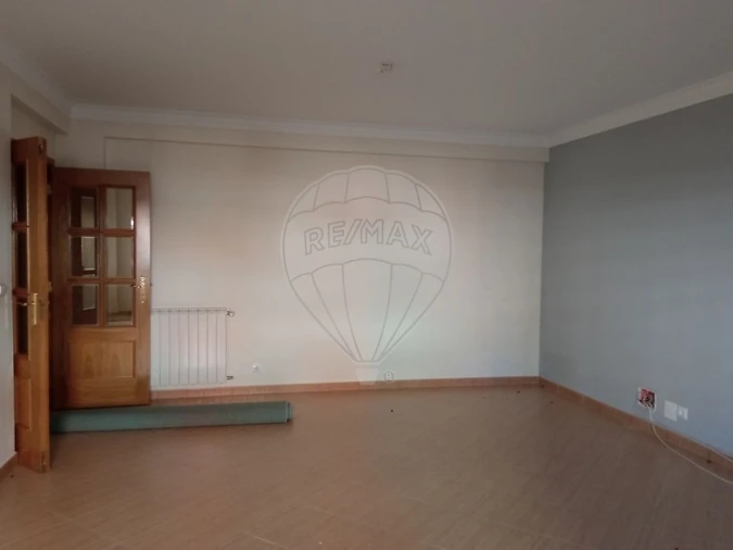 Apartamento T2 para Venda em Barreiro e Lavradio Foto 3