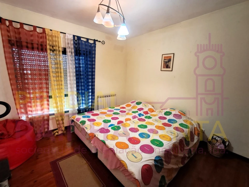 Moradia T3 para Venda em Ega Foto 6