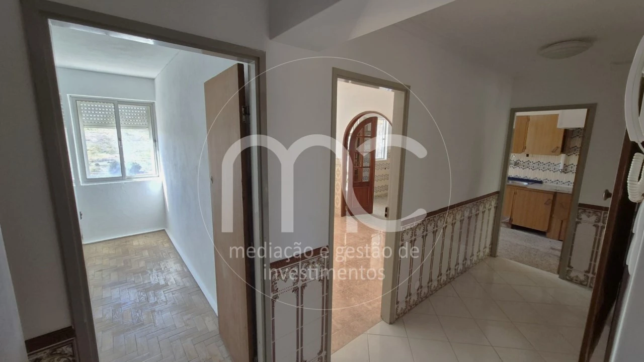 Apartamento T3 para Venda em Massamá e Monte Abraão Foto 3