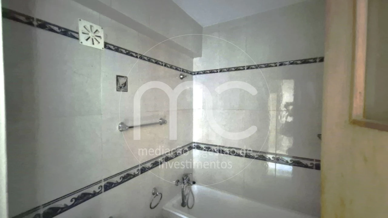 Apartamento T3 para Venda em Massamá e Monte Abraão Foto 7