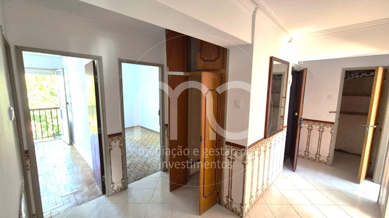 Apartamento T3 para Venda em Massamá e Monte Abraão Foto 9