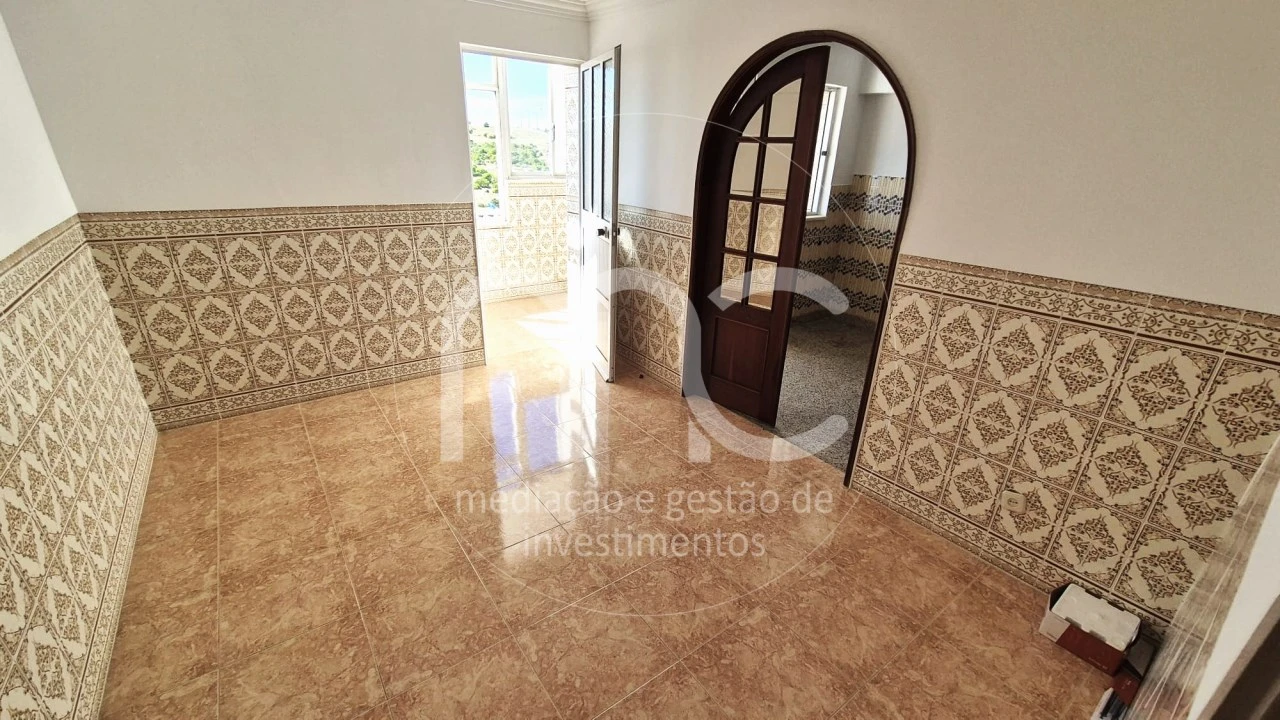 Apartamento T3 para Venda em Massamá e Monte Abraão Foto 13