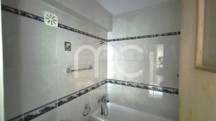 Apartamento T3 para Venda em Massamá e Monte Abraão Foto 7