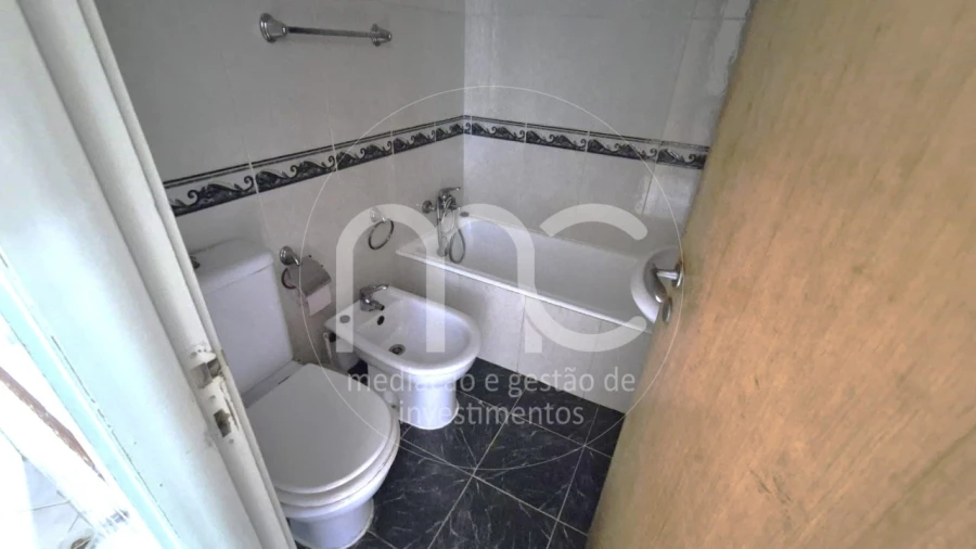 Apartamento T3 para Venda em Massamá e Monte Abraão Foto 8