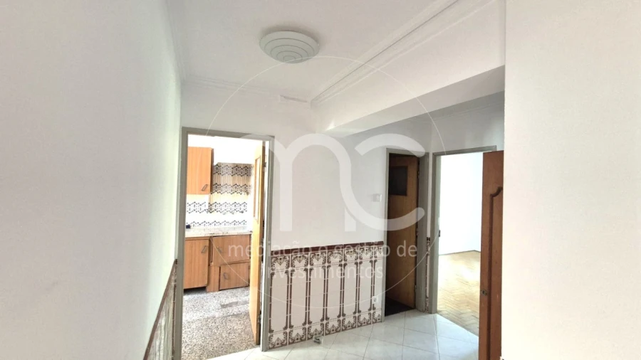 Apartamento T3 para Venda em Massamá e Monte Abraão Foto 10