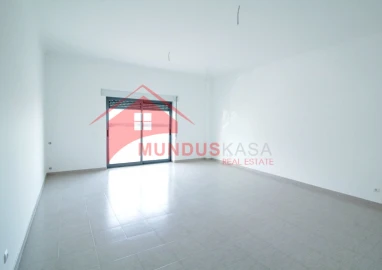 Apartamento T1 para Venda em Sesimbra (Santiago)