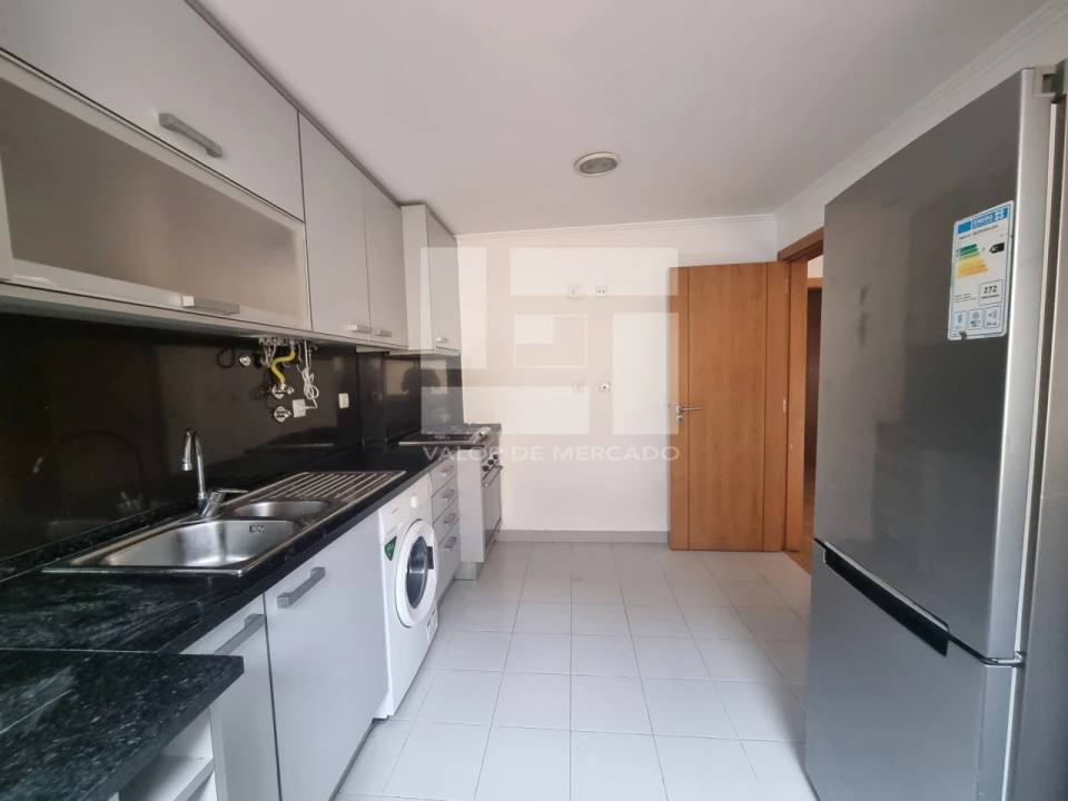 Apartamento T3 para Venda em Encosta do Sol Foto 8