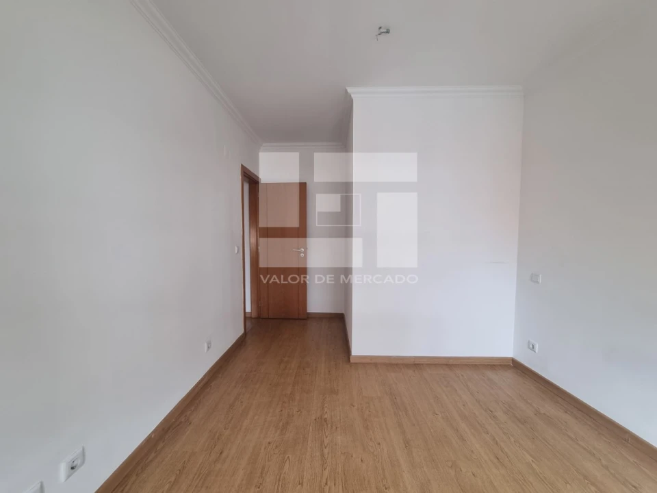 Apartamento T3 para Venda em Encosta do Sol Foto 19