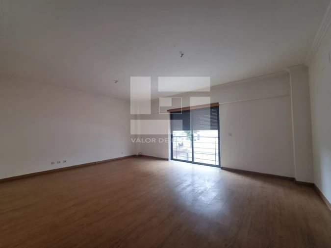 Apartamento T3 para Venda em Encosta do Sol Foto 2